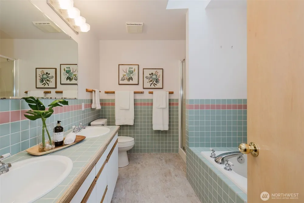7063 E Owl Ridge Lane Port Orchard, WA 98366