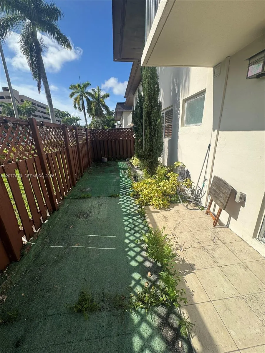 8601 SW 94th St #103W Miami, FL 33156