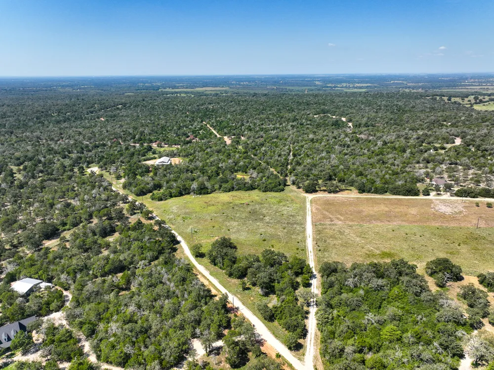 500 Colony Line Trail Dale, TX 78616