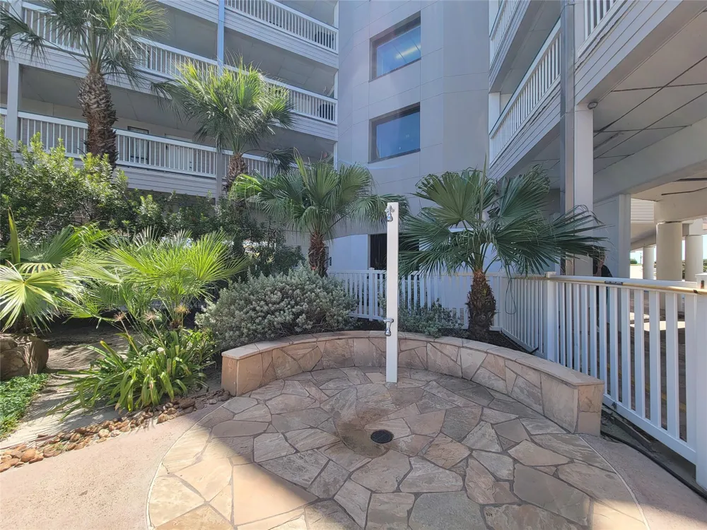 6102 Seawall Boulevard #330 Galveston, TX 77551