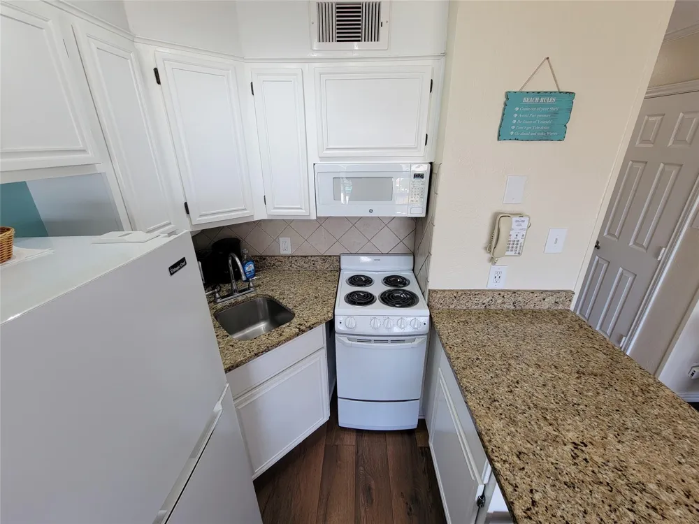 6102 Seawall Boulevard #330 Galveston, TX 77551