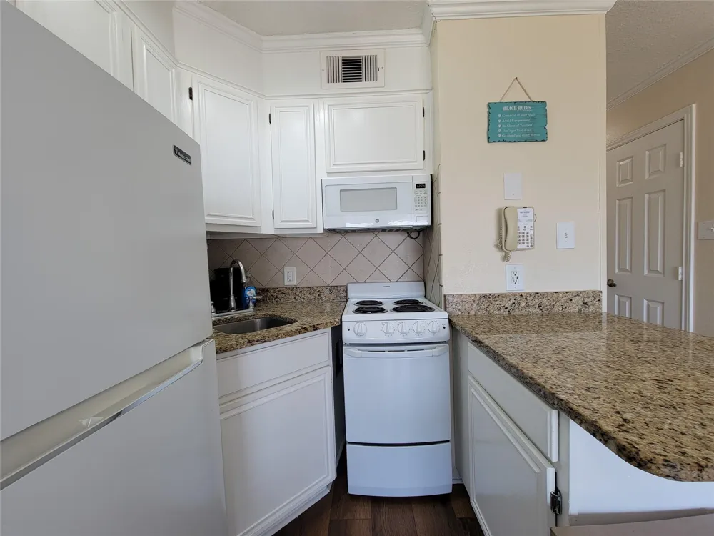 6102 Seawall Boulevard #330 Galveston, TX 77551
