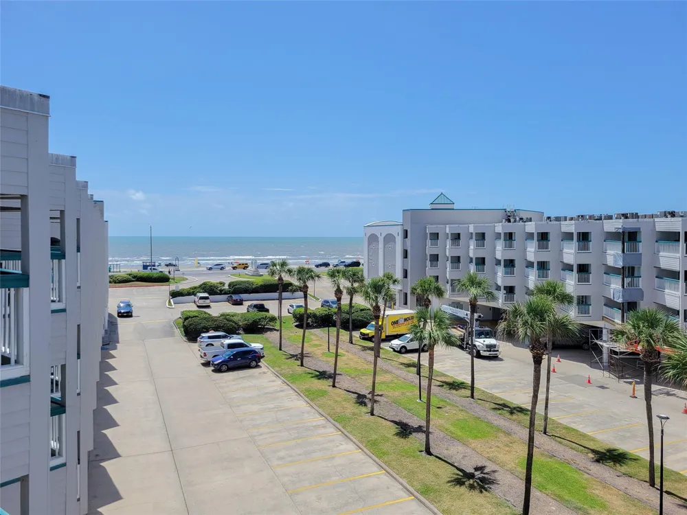 6102 Seawall Boulevard #330 Galveston, TX 77551