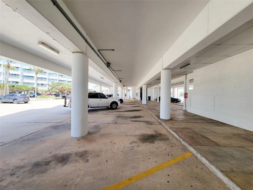 6102 Seawall Boulevard #330 Galveston, TX 77551