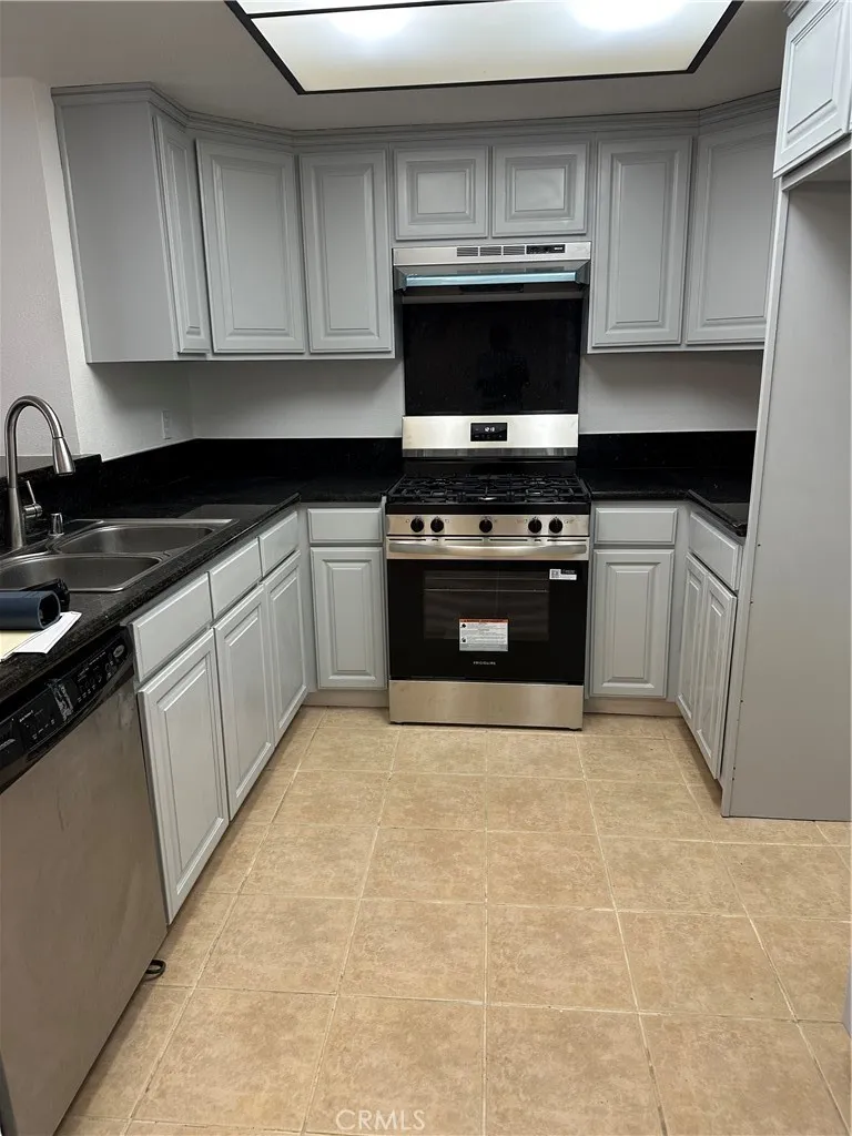 2674 Clarendon, B Avenue Huntington Park, CA 90255