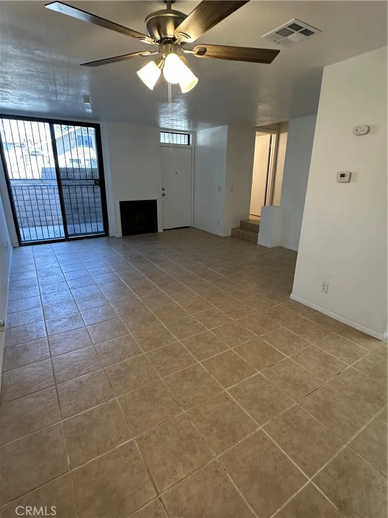 2674 Clarendon, B Avenue Huntington Park, CA 90255