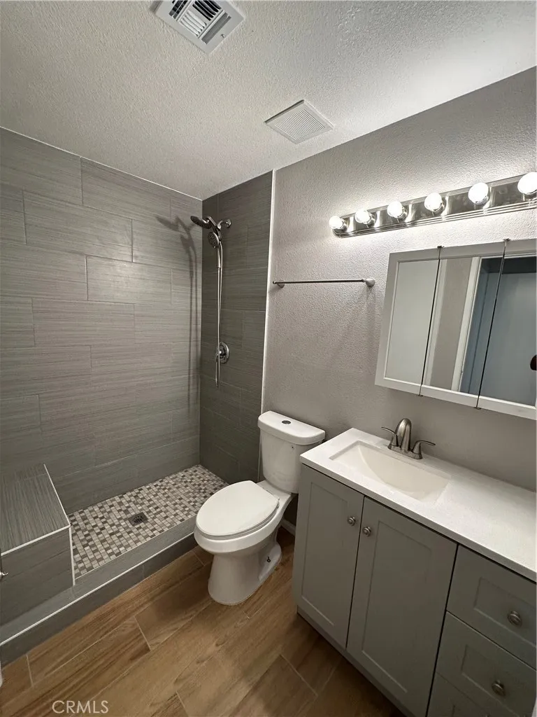 2674 Clarendon, B Avenue Huntington Park, CA 90255
