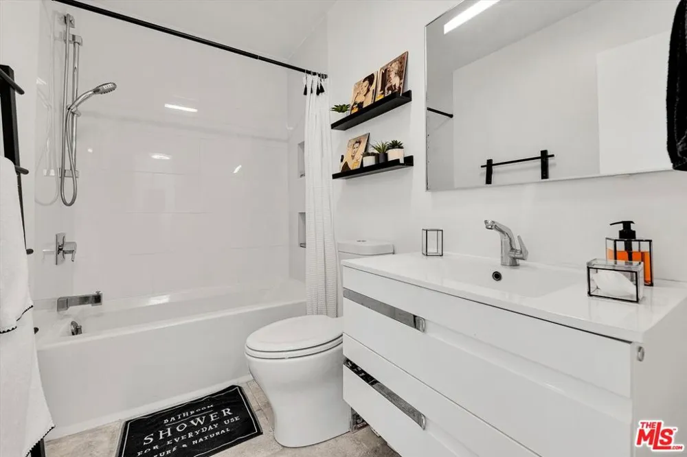 1233 Laurel Avenue #114 West Hollywood, CA 90046