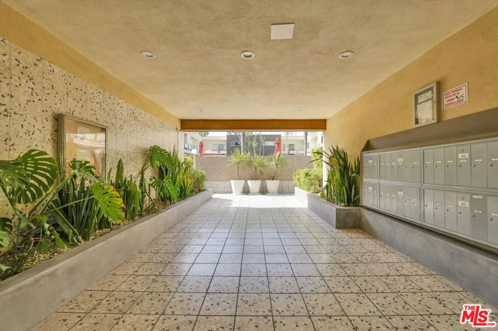1233 Laurel Avenue #114 West Hollywood, CA 90046