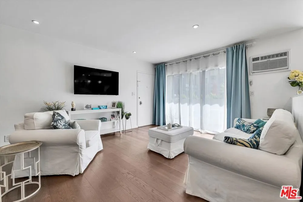 1233 Laurel Avenue #114 West Hollywood, CA 90046