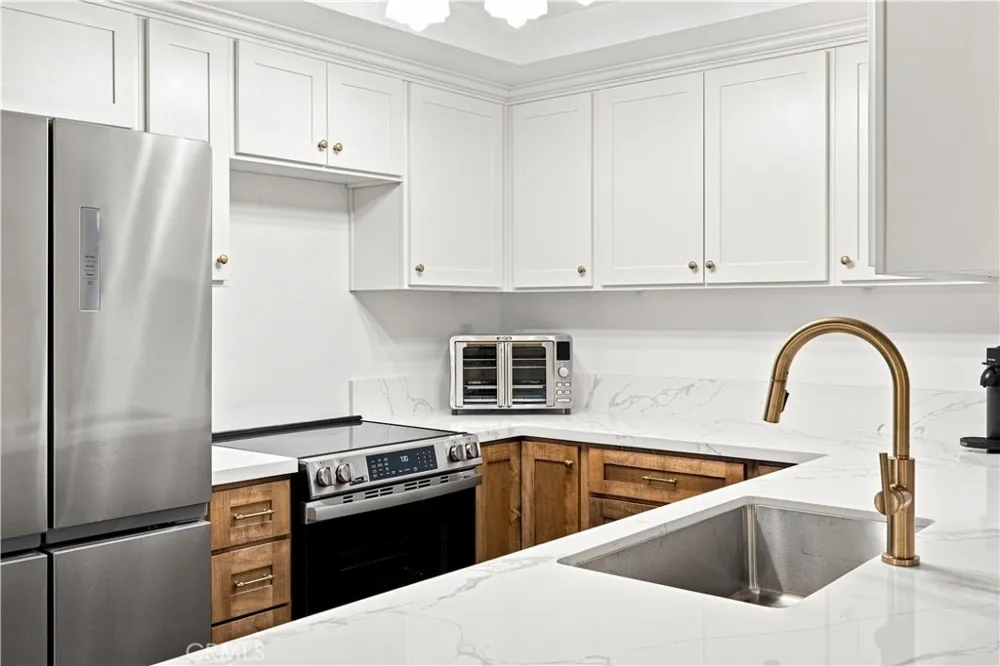 22 Country Mile Pomona, CA 91766