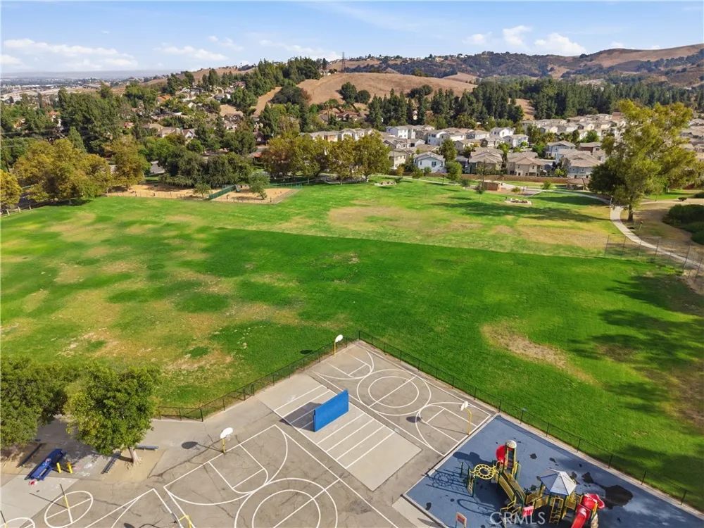 22 Country Mile Pomona, CA 91766