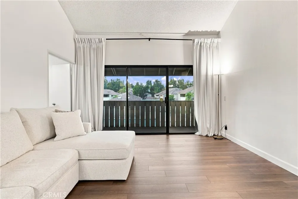 22 Country Mile Pomona, CA 91766