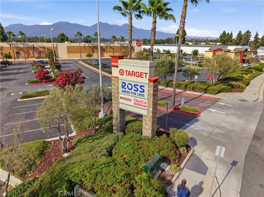 22 Country Mile Pomona, CA 91766