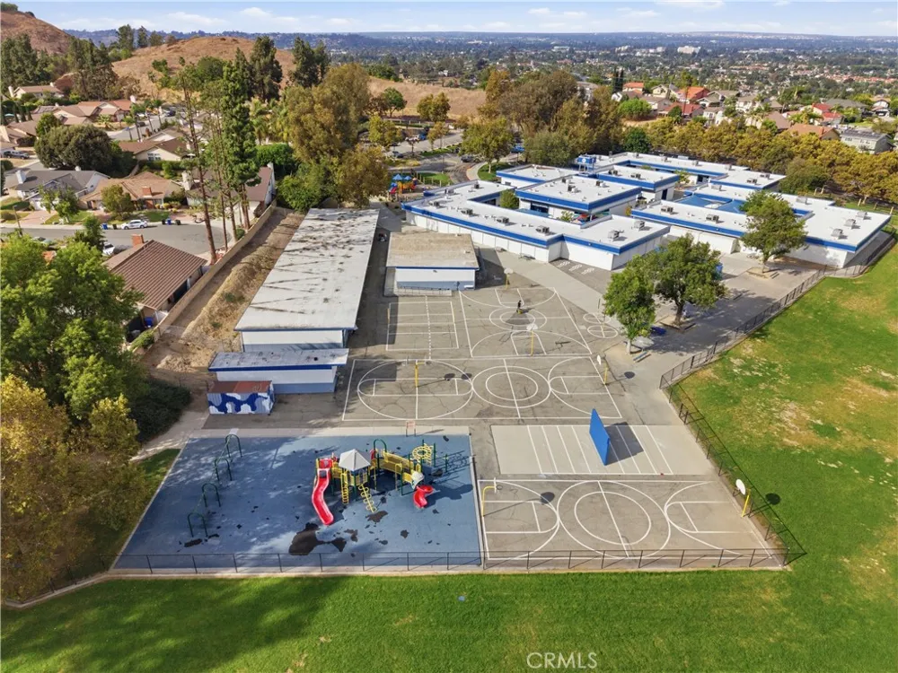 22 Country Mile Pomona, CA 91766