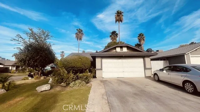 5900 Stone Bridge Bakersfield, CA 93313