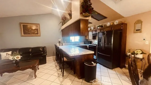 5900 Stone Bridge Bakersfield, CA 93313
