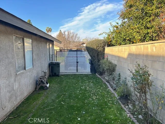 5900 Stone Bridge Bakersfield, CA 93313