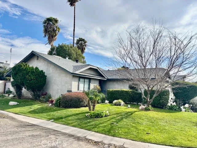 5900 Stone Bridge Bakersfield, CA 93313