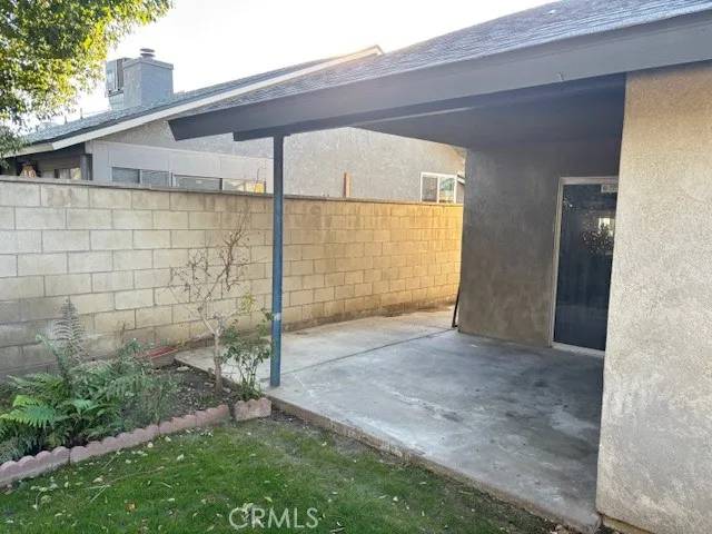 5900 Stone Bridge Bakersfield, CA 93313