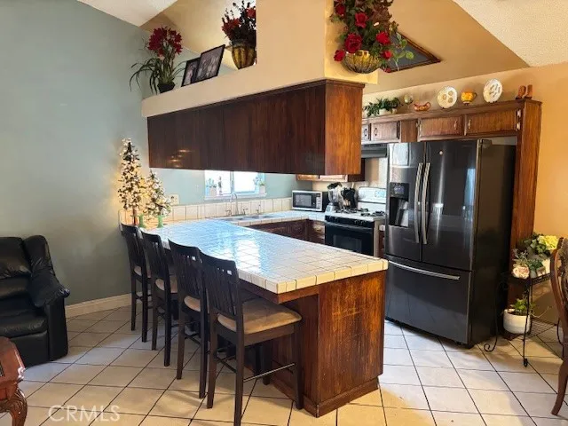 5900 Stone Bridge Bakersfield, CA 93313