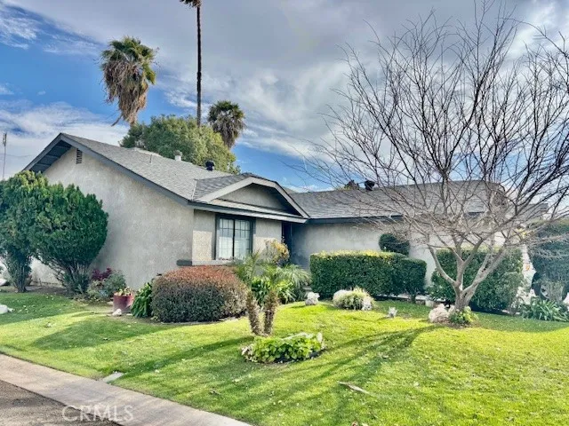 5900 Stone Bridge Bakersfield, CA 93313