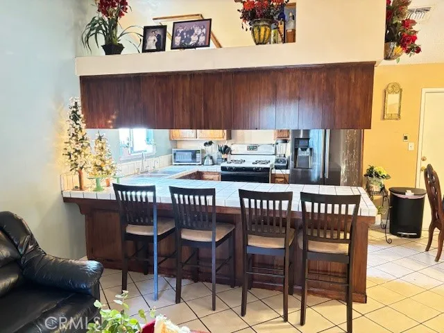 5900 Stone Bridge Bakersfield, CA 93313