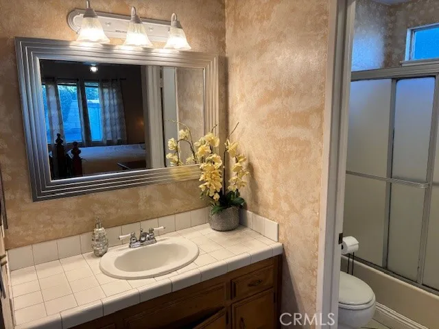 5900 Stone Bridge Bakersfield, CA 93313