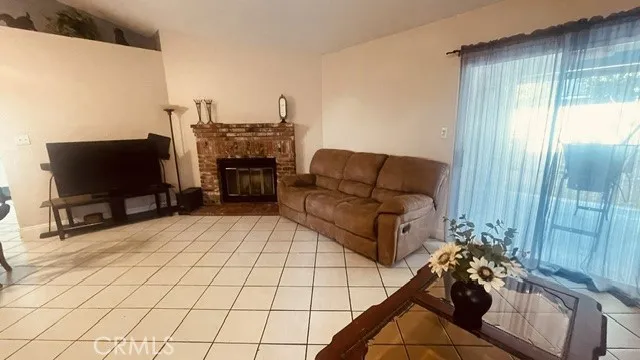 5900 Stone Bridge Bakersfield, CA 93313