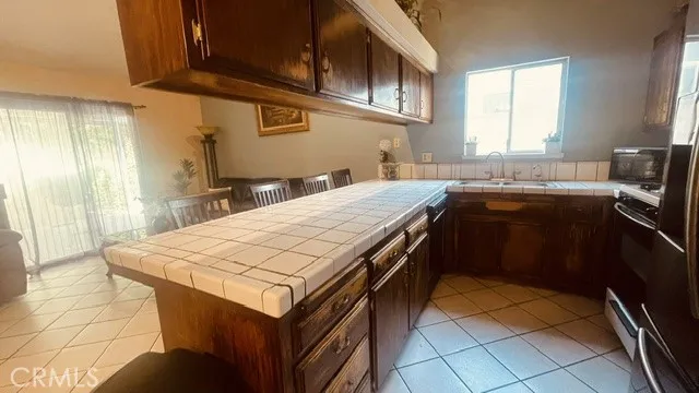 5900 Stone Bridge Bakersfield, CA 93313