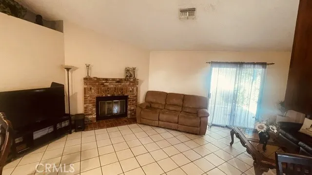5900 Stone Bridge Bakersfield, CA 93313