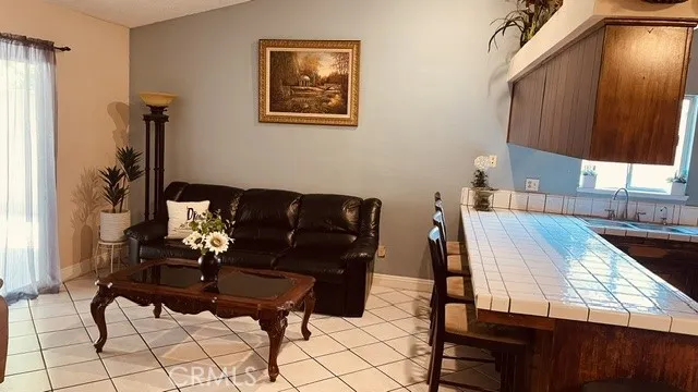 5900 Stone Bridge Bakersfield, CA 93313