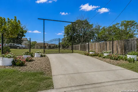 25375 US Highway 281 S
