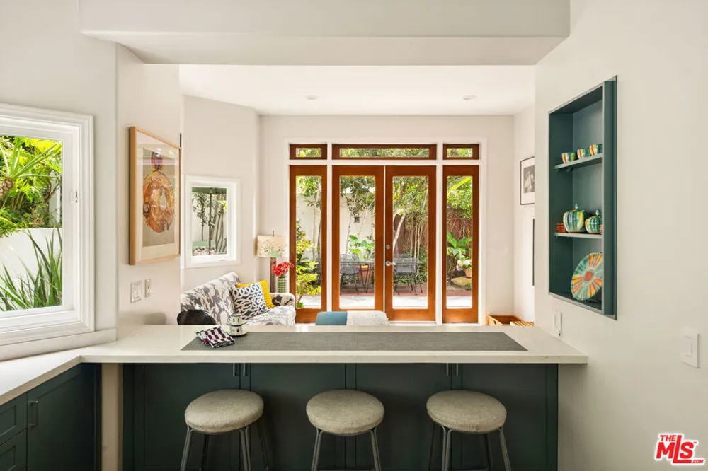 454 Sycamore Road Santa Monica, CA 90402