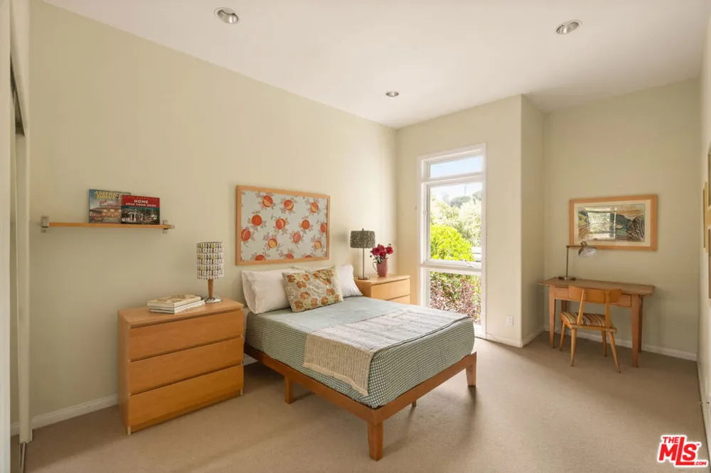 454 Sycamore Road Santa Monica, CA 90402
