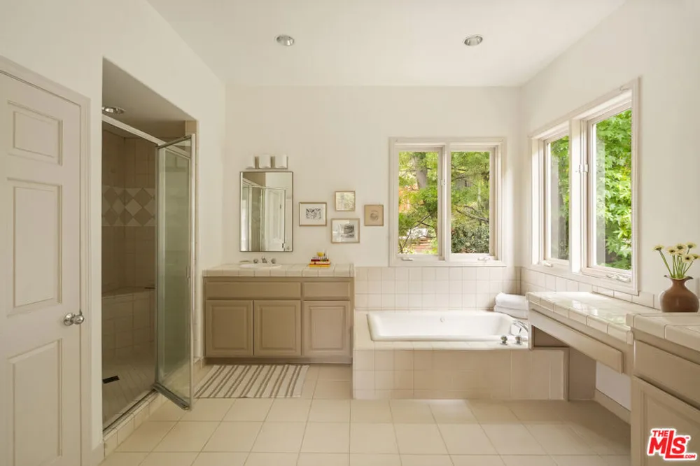 454 Sycamore Road Santa Monica, CA 90402