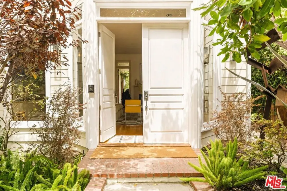 454 Sycamore Road Santa Monica, CA 90402