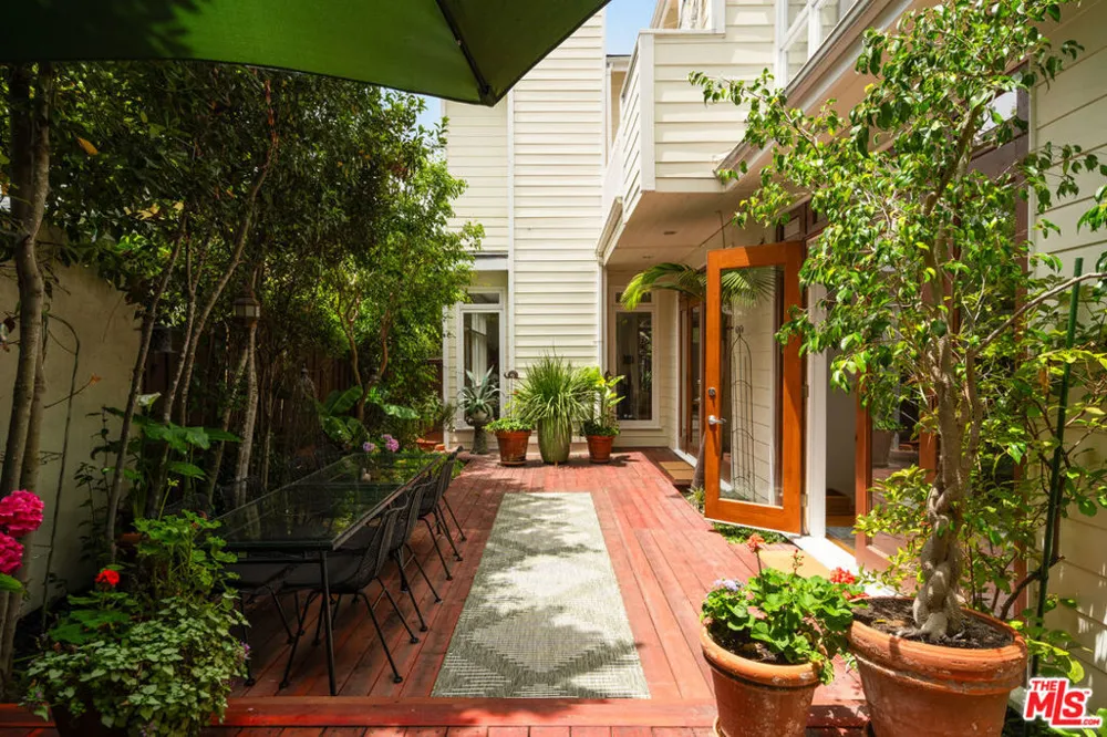 454 Sycamore Road Santa Monica, CA 90402