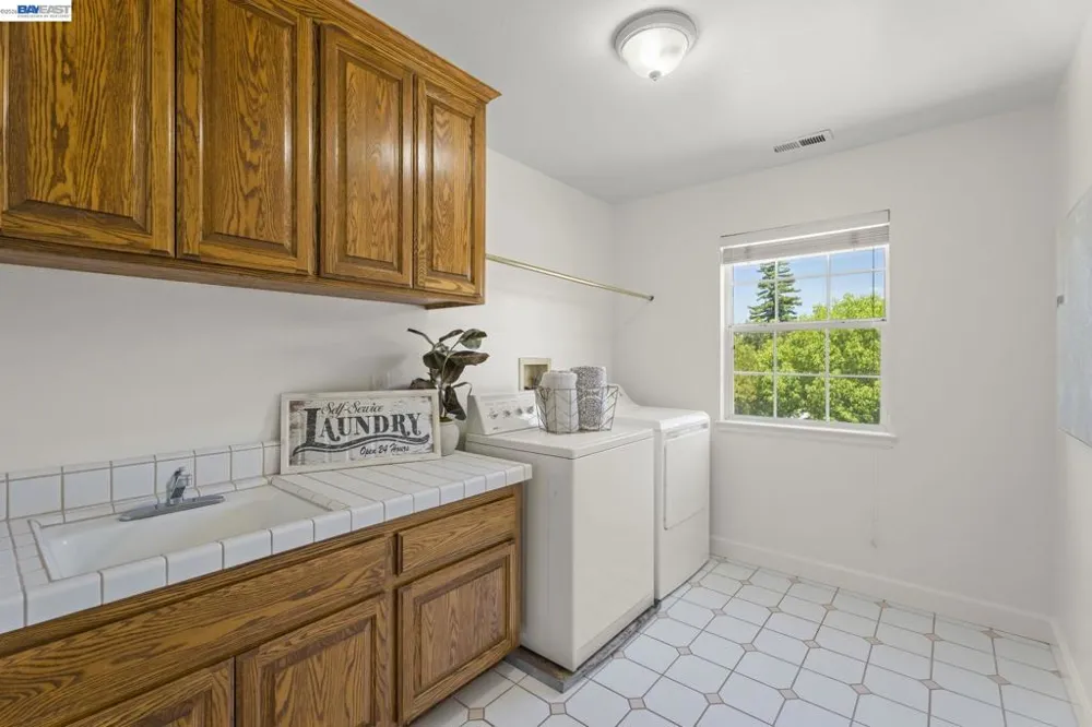 313 Diamond Ct Pleasanton, CA 94566
