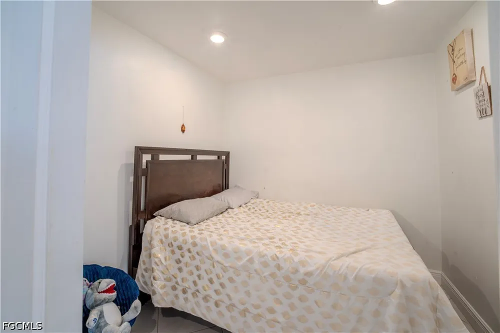 SE 37th Terrace Cape Coral, FL 33904