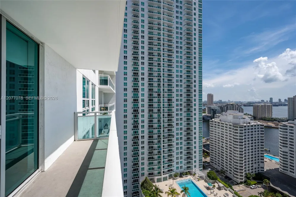 951 Brickell Ave #2608 Miami, FL 33131