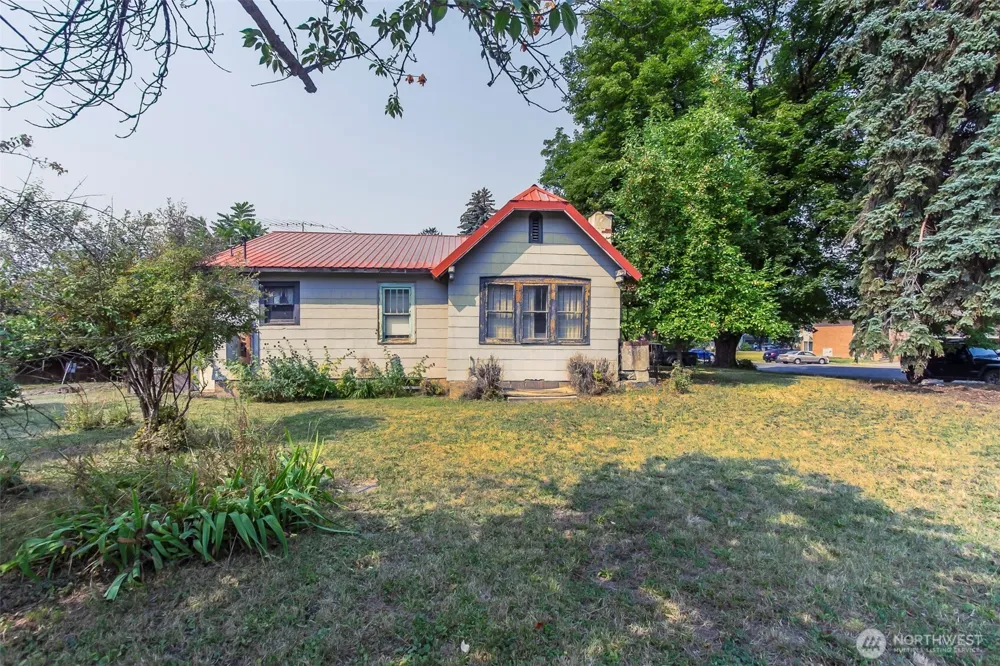 558 E 1st Avenue Colville, WA 99114