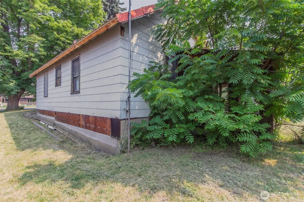 558 E 1st Avenue Colville, WA 99114