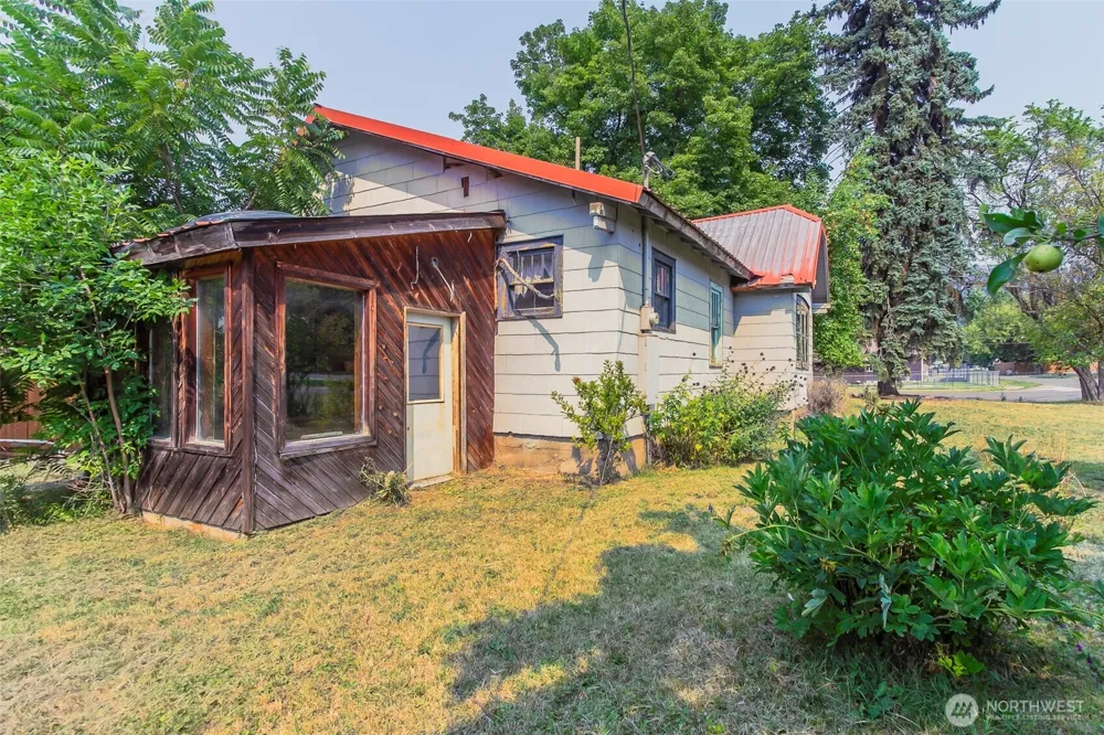 558 E 1st Avenue Colville, WA 99114