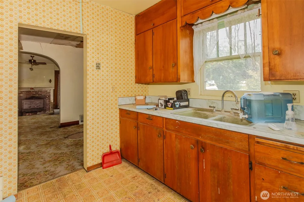 558 E 1st Avenue Colville, WA 99114