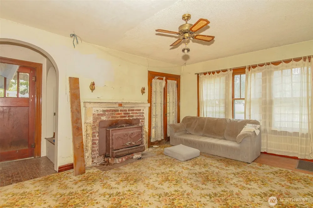 558 E 1st Avenue Colville, WA 99114