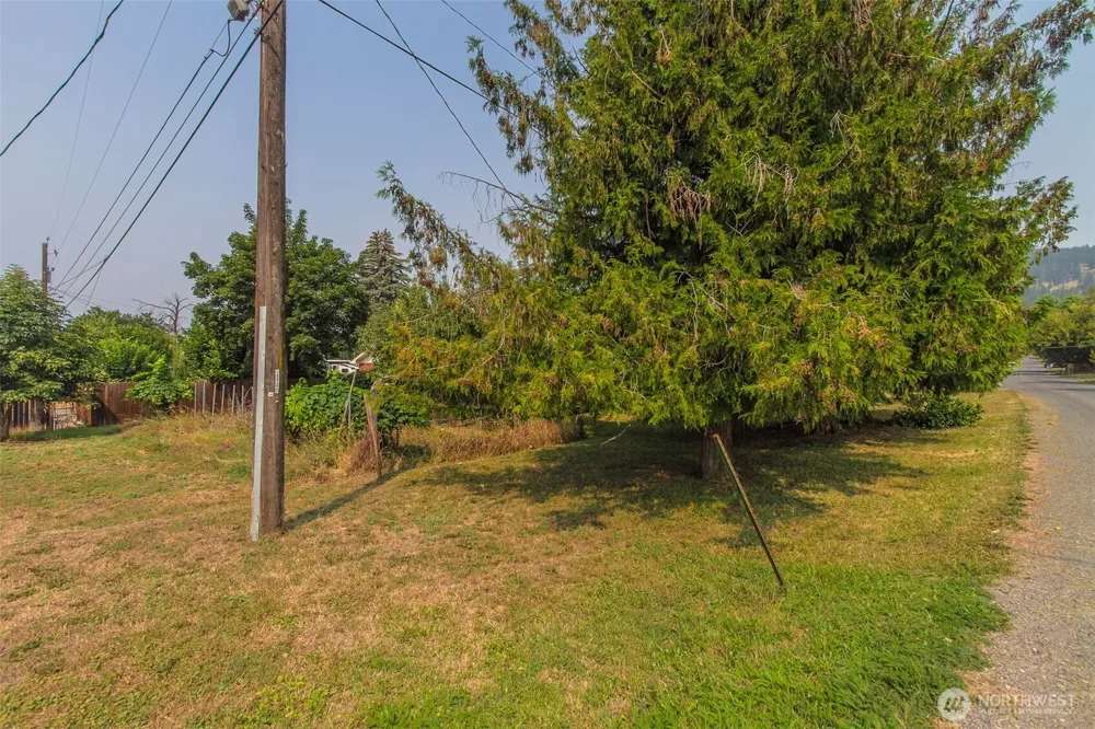 558 E 1st Avenue Colville, WA 99114