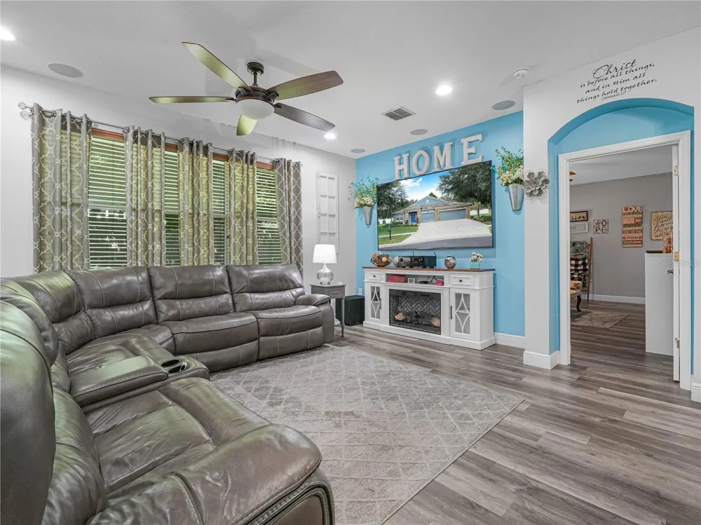 112 PECORRI COURT Auburndale, FL 33823