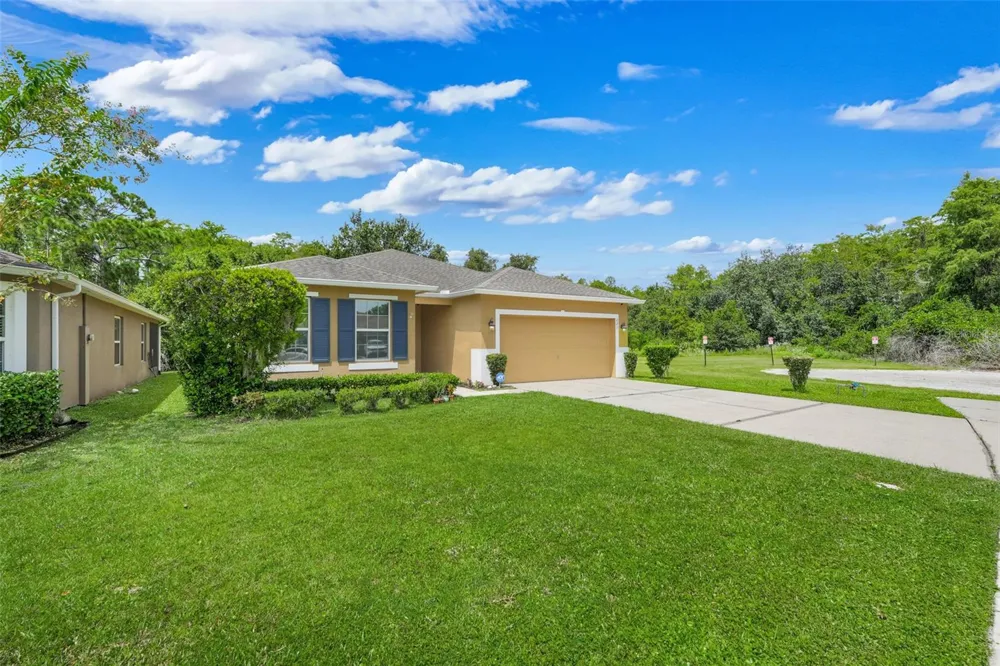221 DAIGLEDOG STREET St Cloud, FL 34772