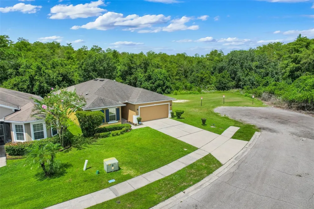 221 DAIGLEDOG STREET St Cloud, FL 34772